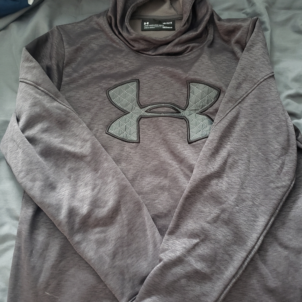 Underarmour sweatshirt